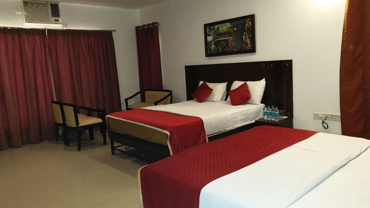 Resort Silver Hills Лонавла Екстер'єр фото