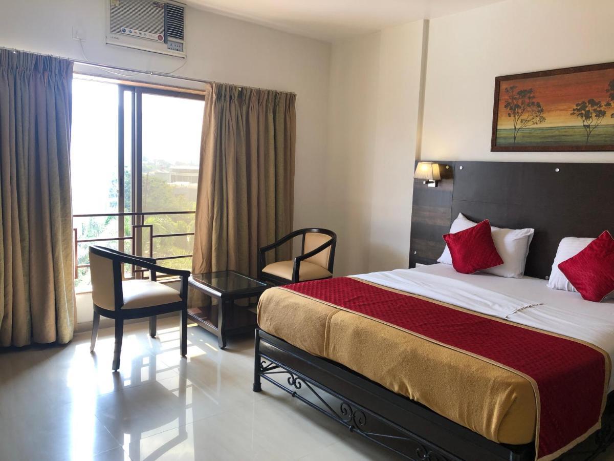 Resort Silver Hills Лонавла Екстер'єр фото