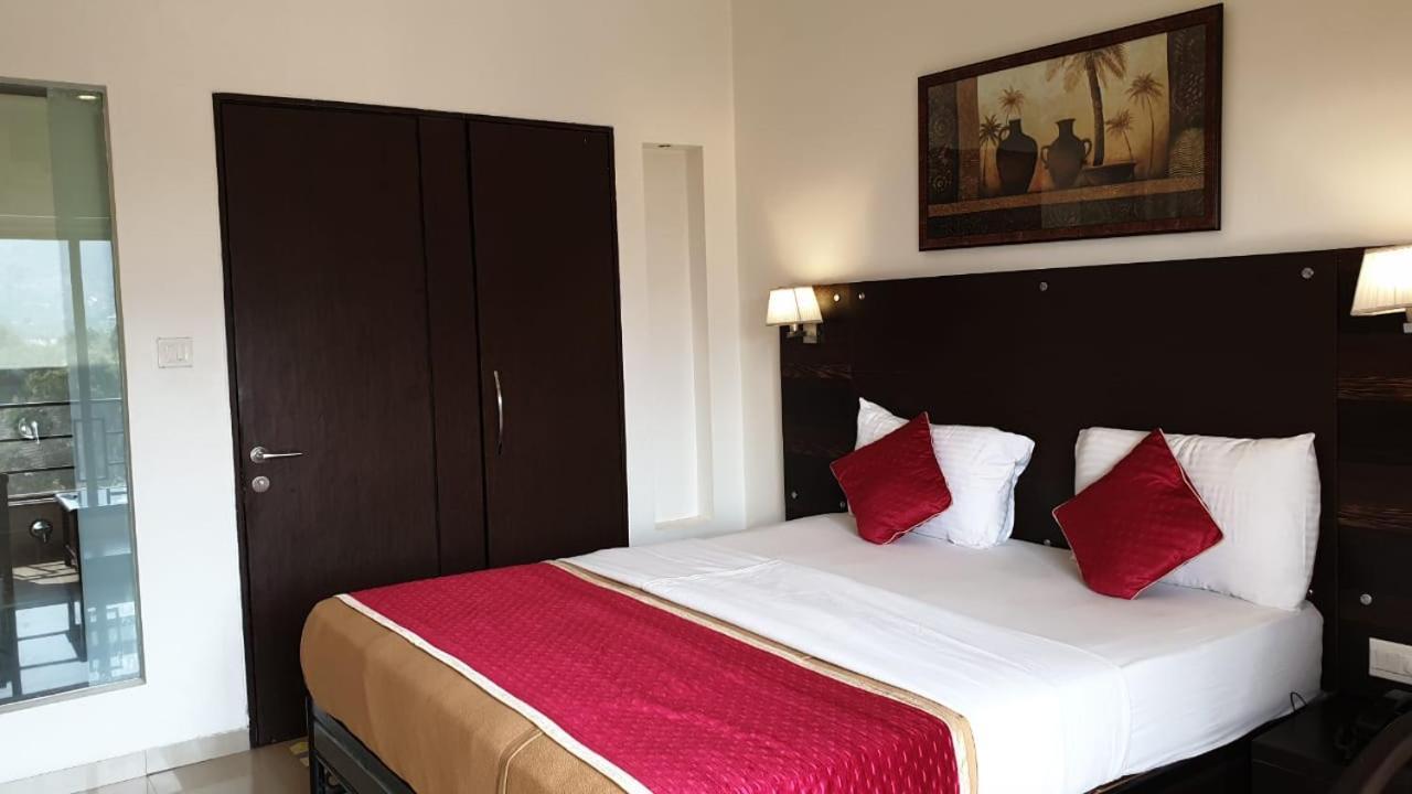 Resort Silver Hills Лонавла Екстер'єр фото