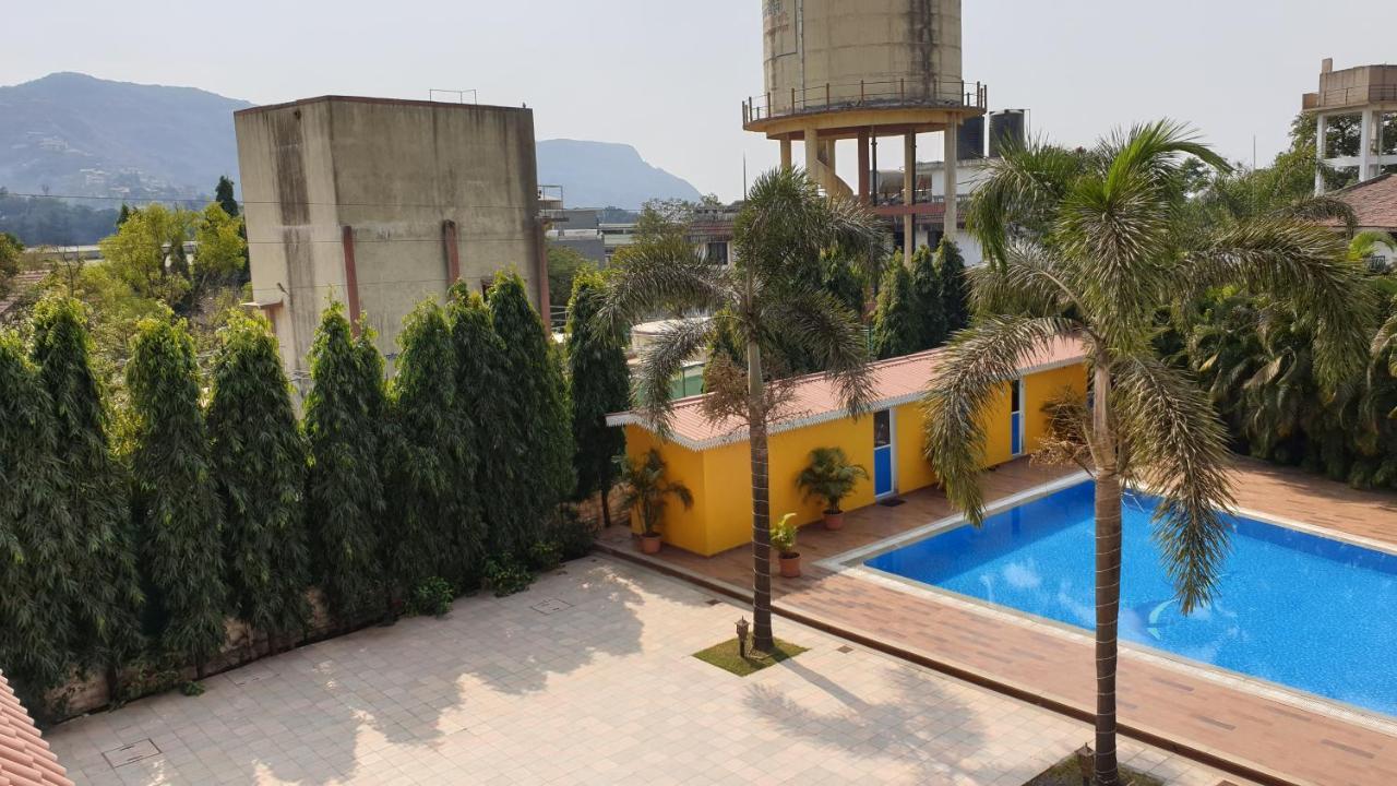 Resort Silver Hills Лонавла Екстер'єр фото