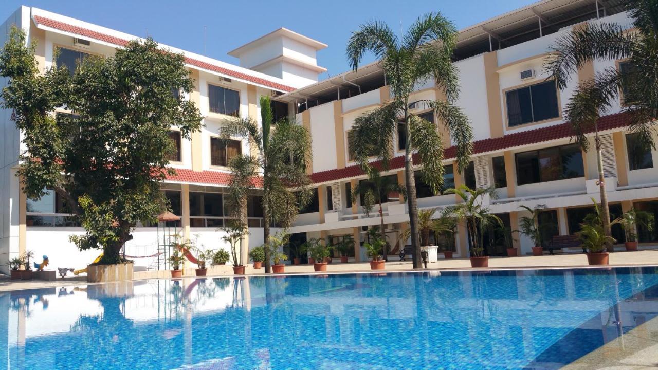 Resort Silver Hills Лонавла Екстер'єр фото